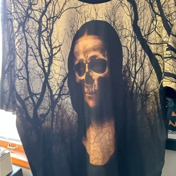 Skull Face Graphic Tshirt - Picture 2 of 3